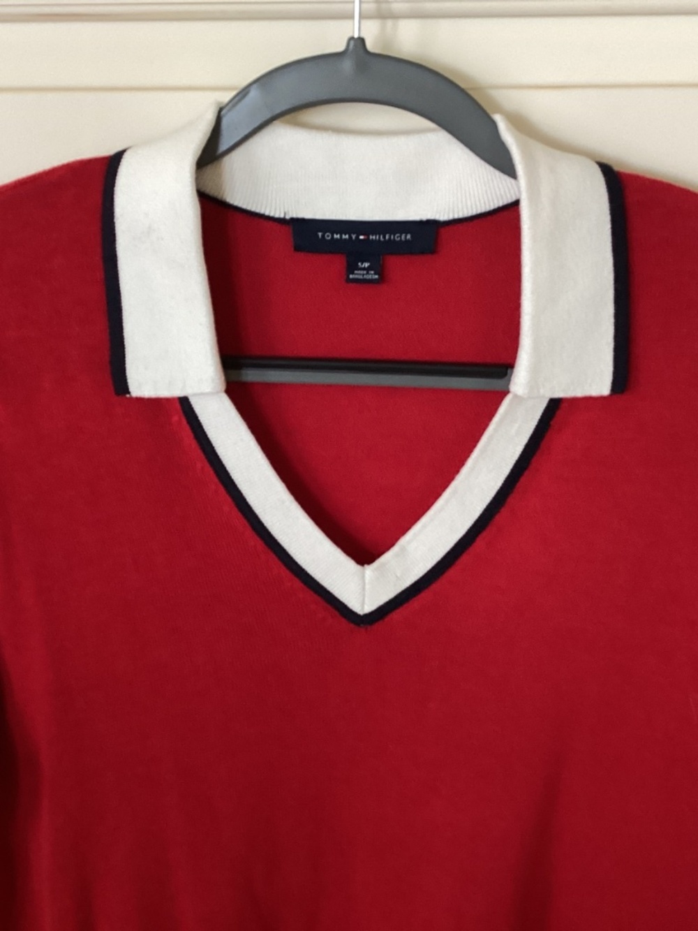 NWOT - TOMMY HILFIGER - RED PULLOVER V NECK COLLARED SWEATER - Size S/P